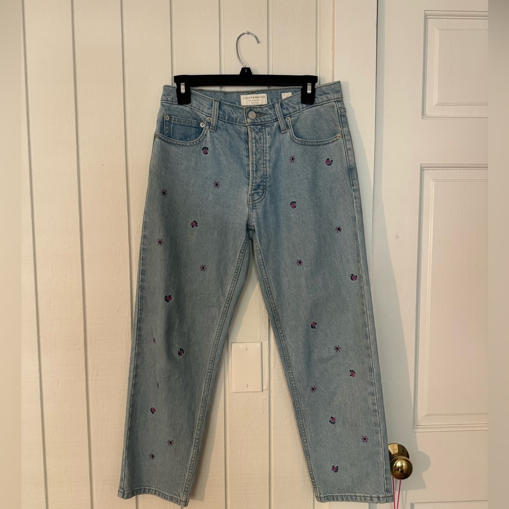 Lucky Brand Relaxed Taper Floral Embroidered Jeans (size 2/26)